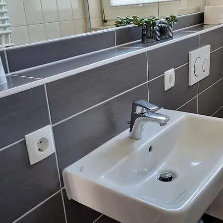 Urlaub Unterm Reetdach 1 Апартаменты Gingst